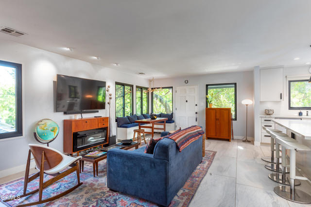 354 Glenullen Drive, Pasadena CA: https://media.crmls.org/mediaz/bf3cda4f-2024-48cc-b306-a4c3583d54b7.jpg