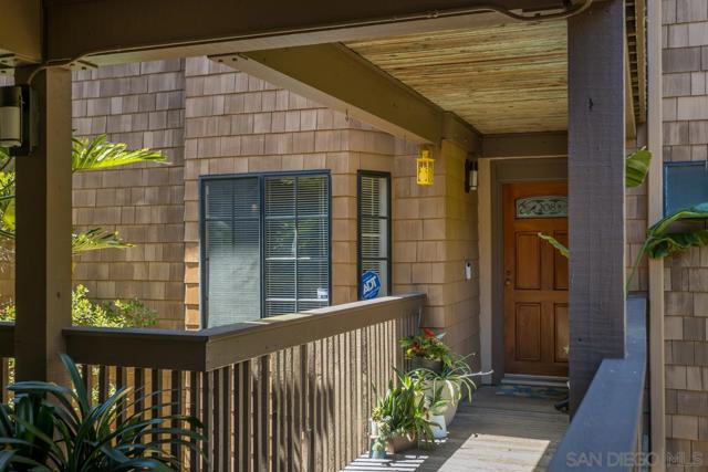 8880 Villa La Jolla Dr, La Jolla CA: https://media.crmls.org/mediaz/bf3d69ad-c785-4d2c-a819-f774c379cb5e.jpg