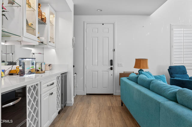 3746 Dunkirk Drive, Oxnard CA: https://media.crmls.org/mediaz/bf3da27e-06cd-4219-8b76-d16d6b023e84.jpg