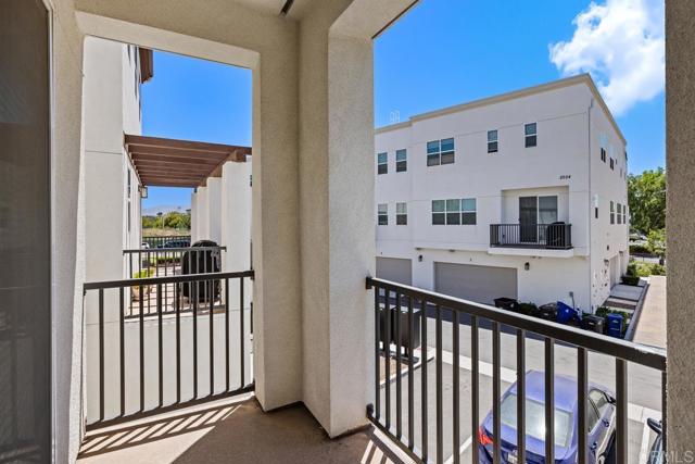 2040 Mindoro Lane, Chula Vista CA: https://media.crmls.org/mediaz/bf3e0371-465a-4ffe-9682-9d1b180d16ac.jpg