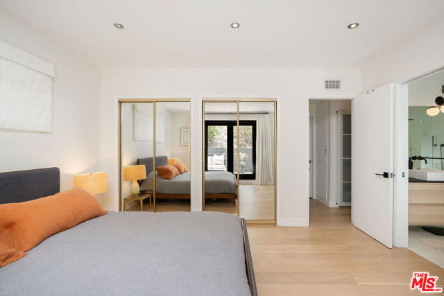 1741 Golf Club Drive, Glendale CA: https://media.crmls.org/mediaz/bf3e4e04-1b36-427d-9c7b-41e7d738310e.jpg