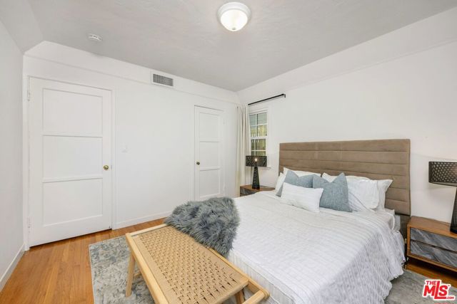 4311 Greenbush Avenue, Sherman Oaks CA: https://media.crmls.org/mediaz/bf3e9c2b-b2a5-4ad5-863e-129642af9679.jpg