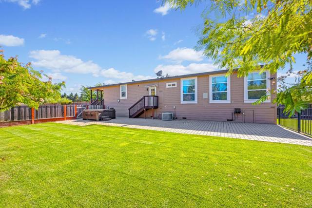 12320 Highland Estates Lane, San Martin CA: https://media.crmls.org/mediaz/bf3ef457-ec5f-4591-8958-aac8c16d4c9b.jpg