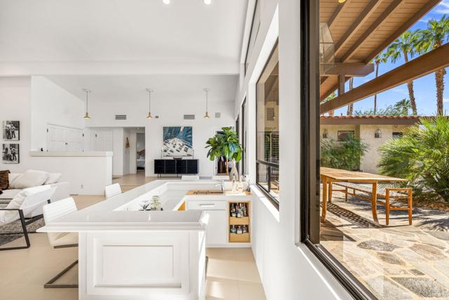 73717 Agave Lane, Palm Desert CA: https://media.crmls.org/mediaz/bf3f5638-e28c-4cc8-8ae6-c68d914b6359.jpg