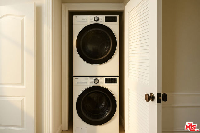 3401 S Bentley Avenue, Los Angeles CA: https://media.crmls.org/mediaz/bf405665-988d-429f-ace8-d67f0bc22180.jpg