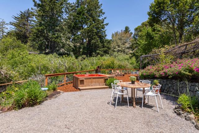 18050 Highway 1,  CA: https://media.crmls.org/mediaz/bf406fd3-b69c-470c-93c7-7ec9d3780378.jpg