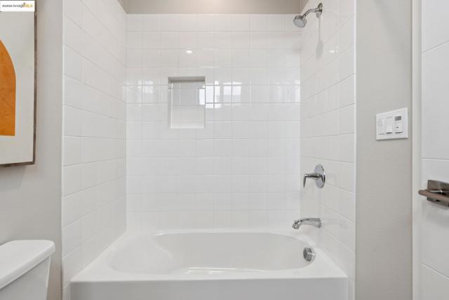1405 Wood Street, Oakland CA: https://media.crmls.org/mediaz/bf40f8fa-46db-47e9-9f5b-cb406280b356.jpg
