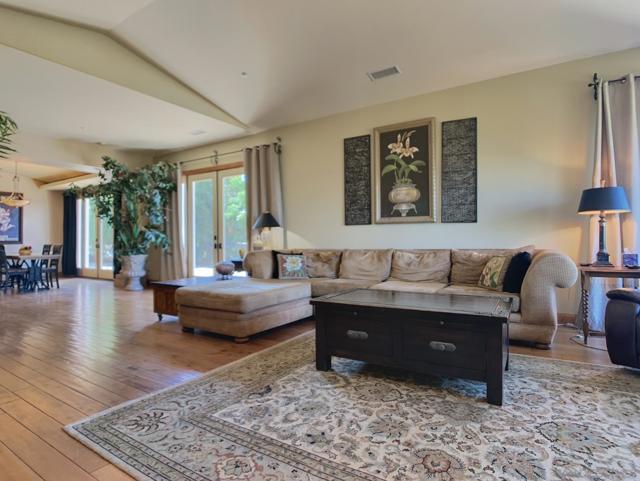 1445 Terracita Ln, Alpine CA: https://media.crmls.org/mediaz/bf41ee3d-0e81-4268-94ac-bd00ea8f7300.jpg