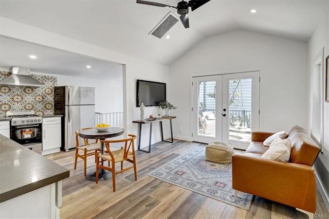 4778 Glenalbyn Drive, Los Angeles CA: https://media.crmls.org/mediaz/bf424872-26af-4949-9e93-758a4c239041.jpg