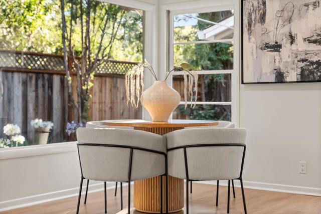 332 Camino Al Lago, Menlo Park CA: https://media.crmls.org/mediaz/bf42d4fe-6699-4fdc-b5ea-bc3488ff889d.jpg