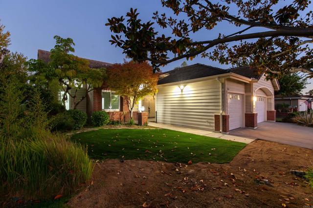 Detail Gallery Image 5 of 57 For 5166 via Portola, Oceanside,  CA 92057 - 4 Beds | 3 Baths