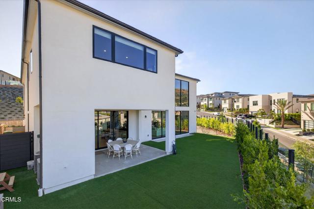 Detail Gallery Image 69 of 77 For 11862 N Hillsborough Ln, Porter Ranch,  CA 91326 - 5 Beds | 5/1 Baths