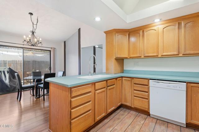 12-web-or-mls-12 - Kitchen