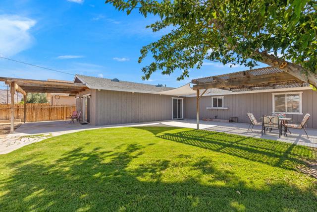 5343 Encelia Drive, 29 Palms CA: https://media.crmls.org/mediaz/bf4546a5-e973-4467-9f20-f6ddcb4b25ff.jpg
