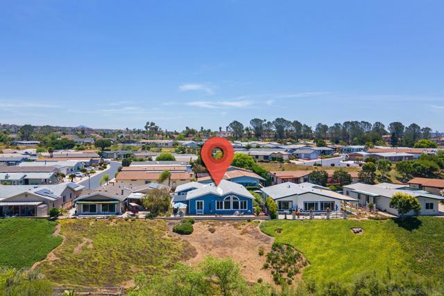 5188 Weymouth Way, Oceanside CA: https://media.crmls.org/mediaz/bf45486c-6336-4390-a247-e562e29af61a.jpg