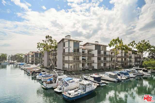 9323 Marina Pacifica Drive, Long Beach CA: https://media.crmls.org/mediaz/bf466e16-a03d-4b88-b071-0ce09cc09777.jpg