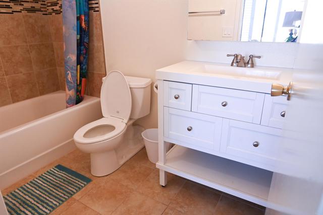 Image 15 of 31 For 4944 Cass Street 205