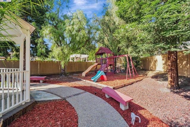 744 Bodega Ct, Fremont CA: https://media.crmls.org/mediaz/bf4675b7-3360-4661-828d-07d5b98e8698.jpg