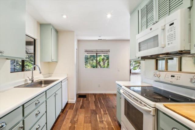 9500 Center Street, Carmel CA: https://media.crmls.org/mediaz/bf474dc7-5cc7-41a8-a66a-1ebb7d1d809e.jpg