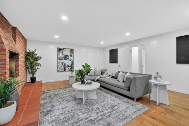 72 Cresta Vista Drive, San Francisco CA: https://media.crmls.org/mediaz/bf476b90-51e9-48b8-8348-d4d060ee057c.jpg