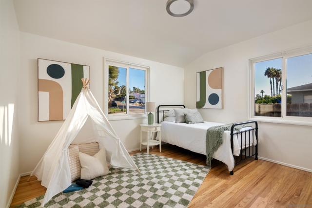 3708 Fairway Dr, La Mesa CA: https://media.crmls.org/mediaz/bf4799af-3ee6-4da2-9253-9e486bdf0ee5.jpg