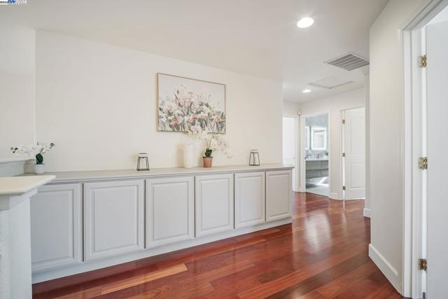 744 Bodega Ct, Fremont CA: https://media.crmls.org/mediaz/bf47edef-5e82-4779-879d-2ca3275d5a31.jpg