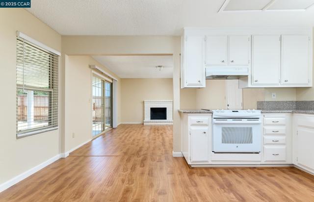 88 Newport Way, Suisun City CA: https://media.crmls.org/mediaz/bf481615-6020-4e6b-859f-5246214db0db.jpg