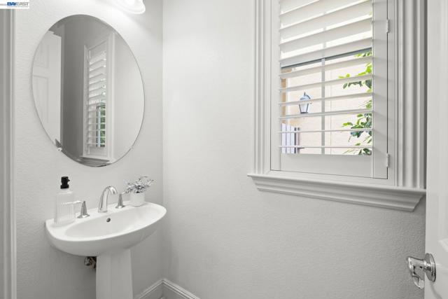 5119 Rowan Drive, San Ramon CA: https://media.crmls.org/mediaz/bf48bbc9-ab6a-49d2-aaa8-8bb619e2aef2.jpg