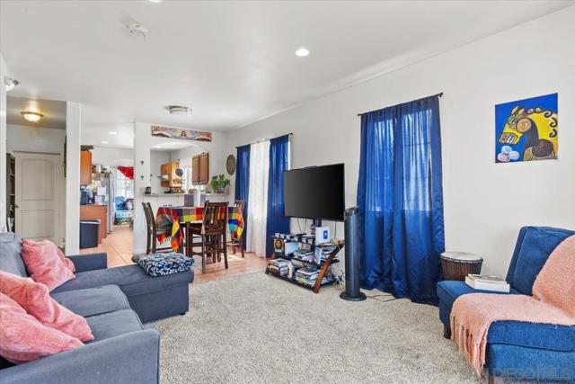 2832 34 K St, San Diego CA: https://media.crmls.org/mediaz/bf48f9bc-2794-435e-97a8-e757731603b9.jpg