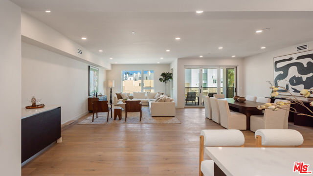 505 Barrington, Los Angeles CA: https://media.crmls.org/mediaz/bf491a98-2294-41b5-b590-284f9cd88a8c.jpg