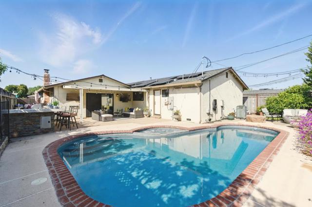 39332 Wilford Street, Fremont CA: https://media.crmls.org/mediaz/bf499084-e1e9-45a0-9201-58f1bf01317a.jpg