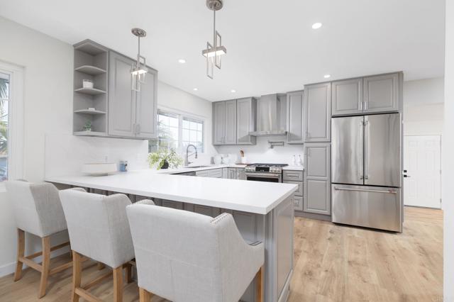 Detail Gallery Image 10 of 37 For 1674 Evergreen St, Point Loma,  CA 92106 - 3 Beds | 2 Baths