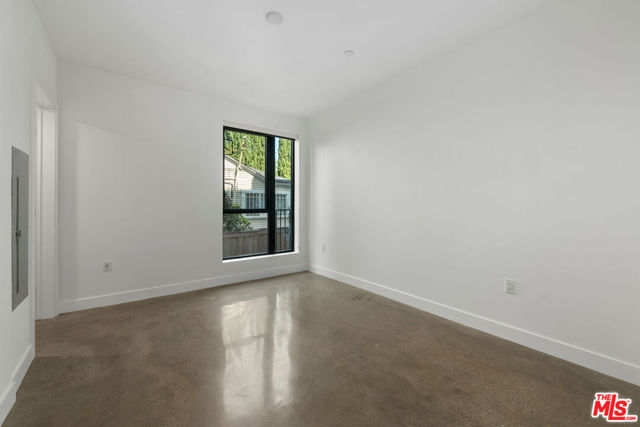 1250 N Fairfax Avenue, West Hollywood CA: https://media.crmls.org/mediaz/bf49ed0a-0380-4b4f-949b-1a68ac57d753.jpg