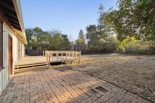 442 Knoll Drive, Los Altos CA: https://media.crmls.org/mediaz/bf4a49fc-fa44-4caf-a551-aea1c6834c2f.jpg