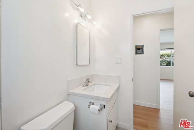 1635 Colby Avenue, Los Angeles CA: https://media.crmls.org/mediaz/bf4ac176-e95d-4d00-a7e4-96640ef07599.jpg