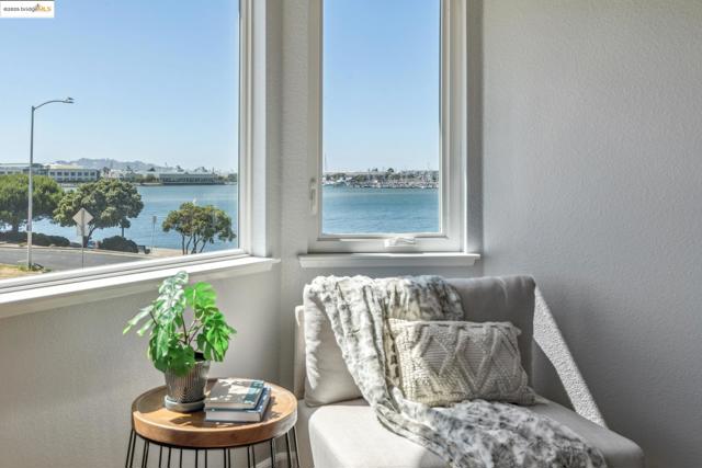3 Harbor View Dr, Richmond CA: https://media.crmls.org/mediaz/bf4ae09f-ff31-4c05-8ed6-4086fce27292.jpg
