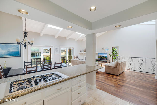 108 Pasadena Avenue, Oxnard CA: https://media.crmls.org/mediaz/bf4bf17a-5fff-4b2b-aa26-0926e9f66932.jpg