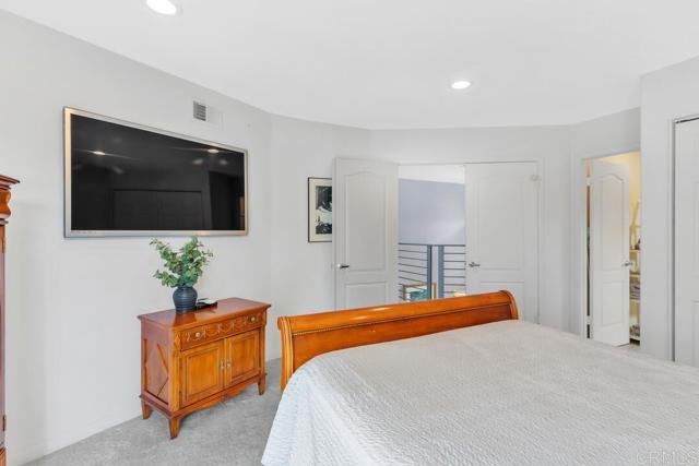 4125 PINDAR Way, Oceanside CA: https://media.crmls.org/mediaz/bf4d422c-b5ce-4cbf-9e0f-09f19c1e4355.jpg