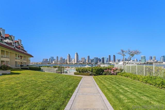 1099 1st St, Coronado CA: https://media.crmls.org/mediaz/bf4d5241-e13e-4fa6-9a92-9171f35fa230.jpg