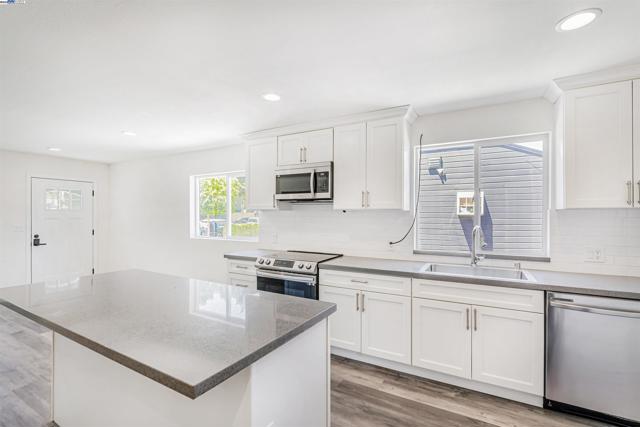 24576 Oneil Ave, Hayward CA: https://media.crmls.org/mediaz/bf4dfd45-ed81-465d-b248-076d07924315.jpg
