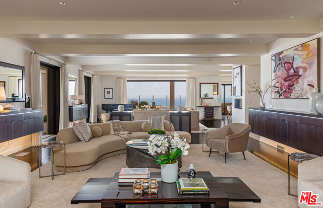 22368 Pacific Coast Highway, Malibu CA: https://media.crmls.org/mediaz/bf4e05b9-9e68-4fa3-9c8d-e5cfd6605644.jpg