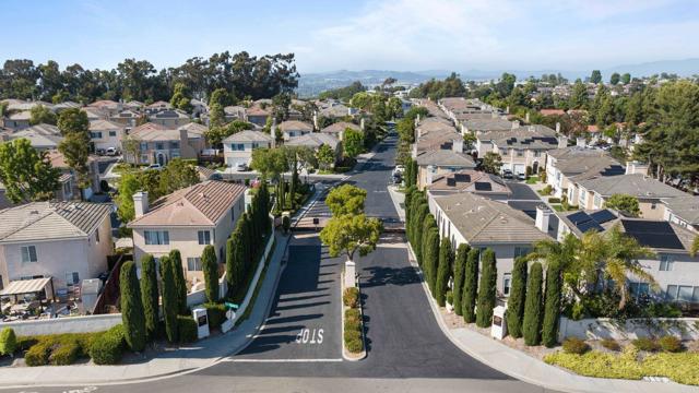 210 Belflora Way, Oceanside CA: https://media.crmls.org/mediaz/bf4e591b-1569-4dc0-872c-15fad737c64f.jpg