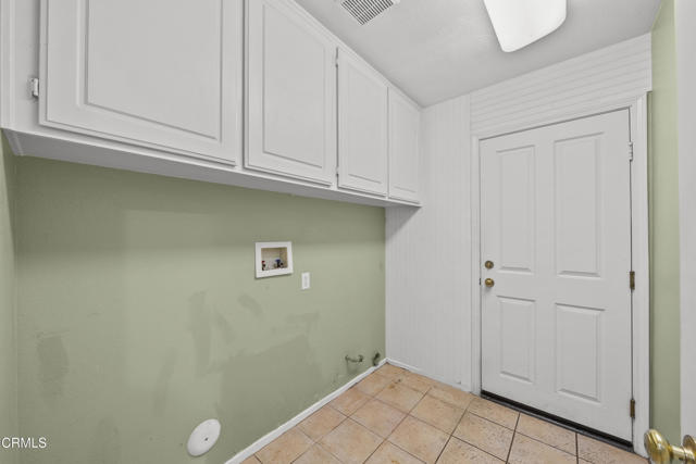 Detail Gallery Image 11 of 41 For 1930 Ribera Dr, Oxnard,  CA 93030 - 5 Beds | 3 Baths