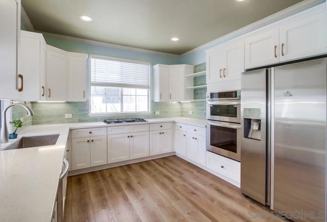 5159 Renaissance Ave, San Diego CA: https://media.crmls.org/mediaz/bf4ee36f-15cc-4c40-ad96-ebb5a657d802.jpg