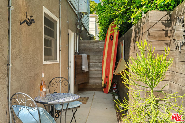 420 Pacific Street, Santa Monica CA: https://media.crmls.org/mediaz/bf4f2488-3f26-4952-8ffb-568308bfe775.jpg