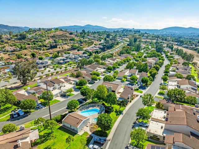 17839 Valle De Lobo, Poway CA: https://media.crmls.org/mediaz/bf4ff8ed-7874-464e-9aa3-2d41be45e52b.jpg