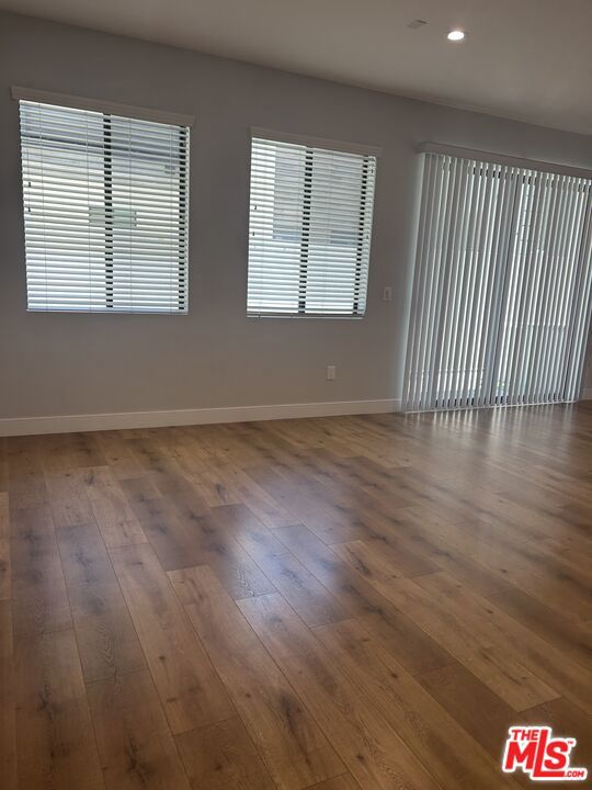 13928 Bessemer Street, Van Nuys CA: https://media.crmls.org/mediaz/bf4fffbe-d316-4c15-8bb6-a72bb98e6a96.jpg