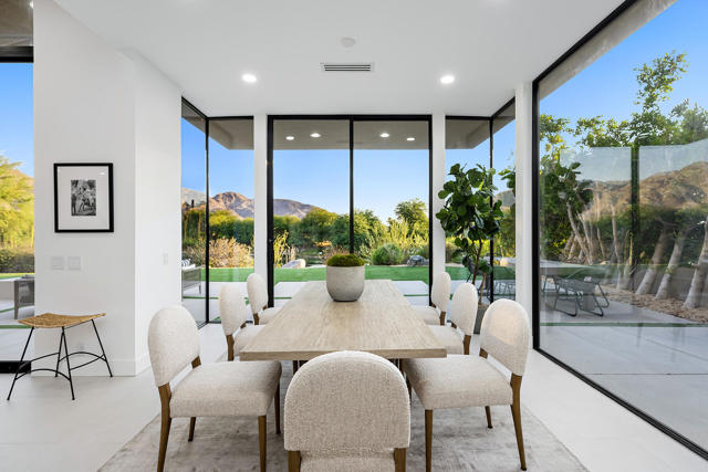 137 Kiva Drive Drive, Palm Desert CA: https://media.crmls.org/mediaz/bf502899-e45a-4843-85d0-56f535095684.jpg