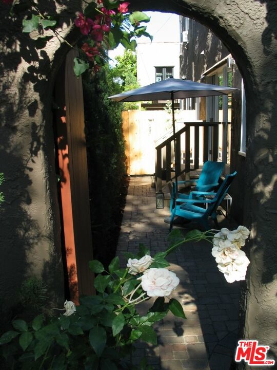 745 -747 1/4 N Hayworth Avenue, Los Angeles CA: https://media.crmls.org/mediaz/bf504b6a-c896-4a67-84fd-59dcfeab343f.jpg