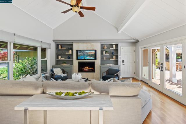 2140 Hidden Oak Dr, Danville CA: https://media.crmls.org/mediaz/bf50cc9c-a520-4939-a3f7-6453243221bc.jpg